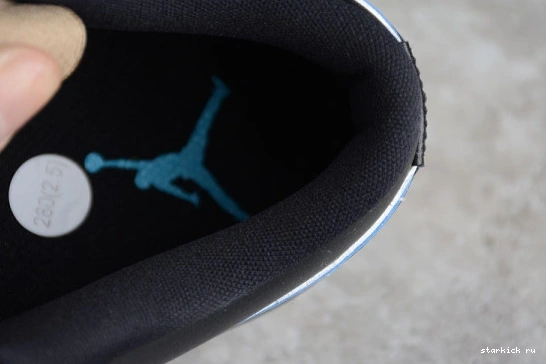 Black Low (W) Blue  DC0774-041 1 University Jordan DC0774-041 White 1211